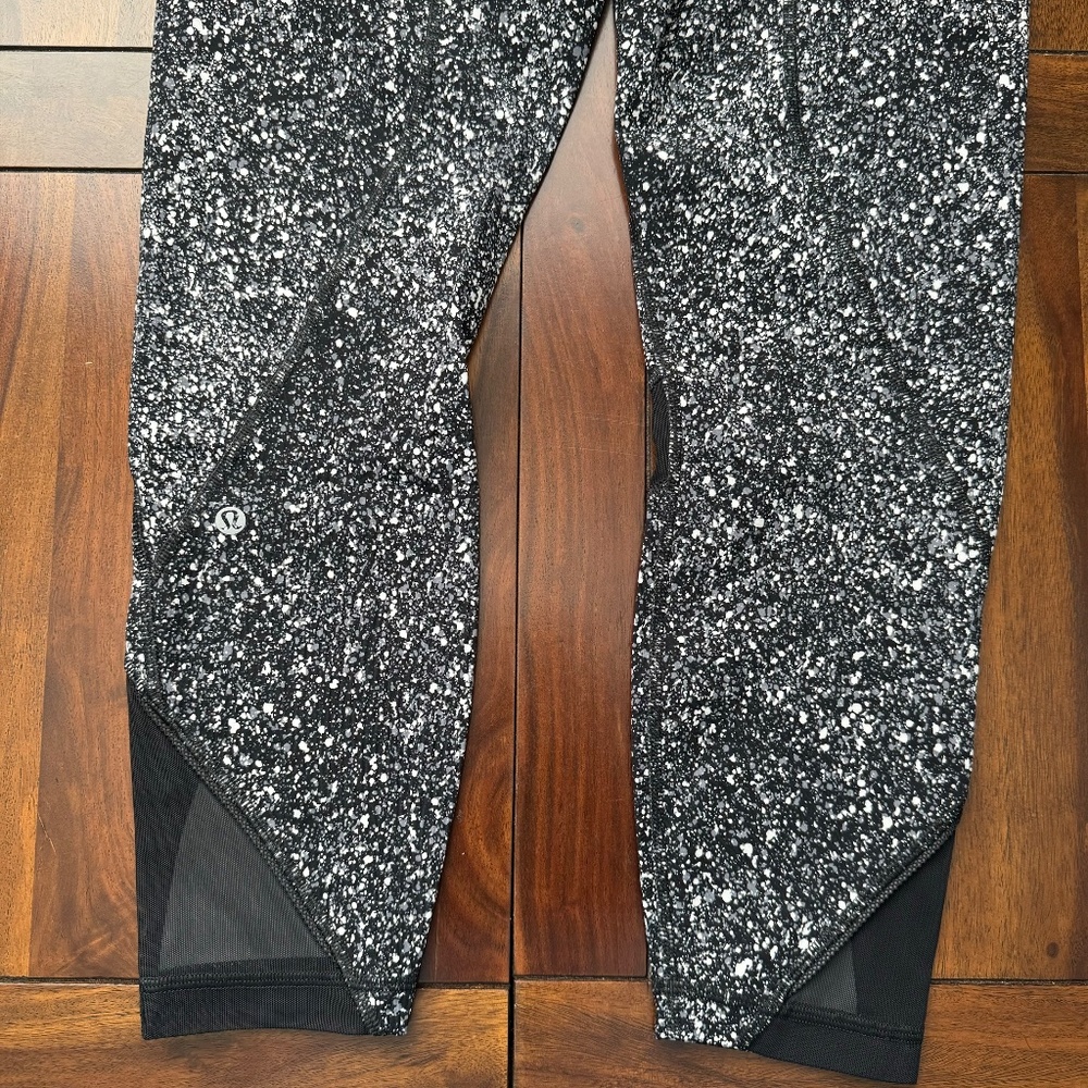 Lululemon Athleta Sequin Black/White Cropped Legging 10 - Picture 4 of 10